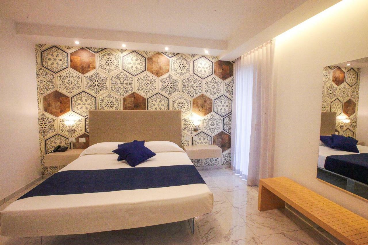 Nautilus Hotel Giardini Naxos Esterno foto