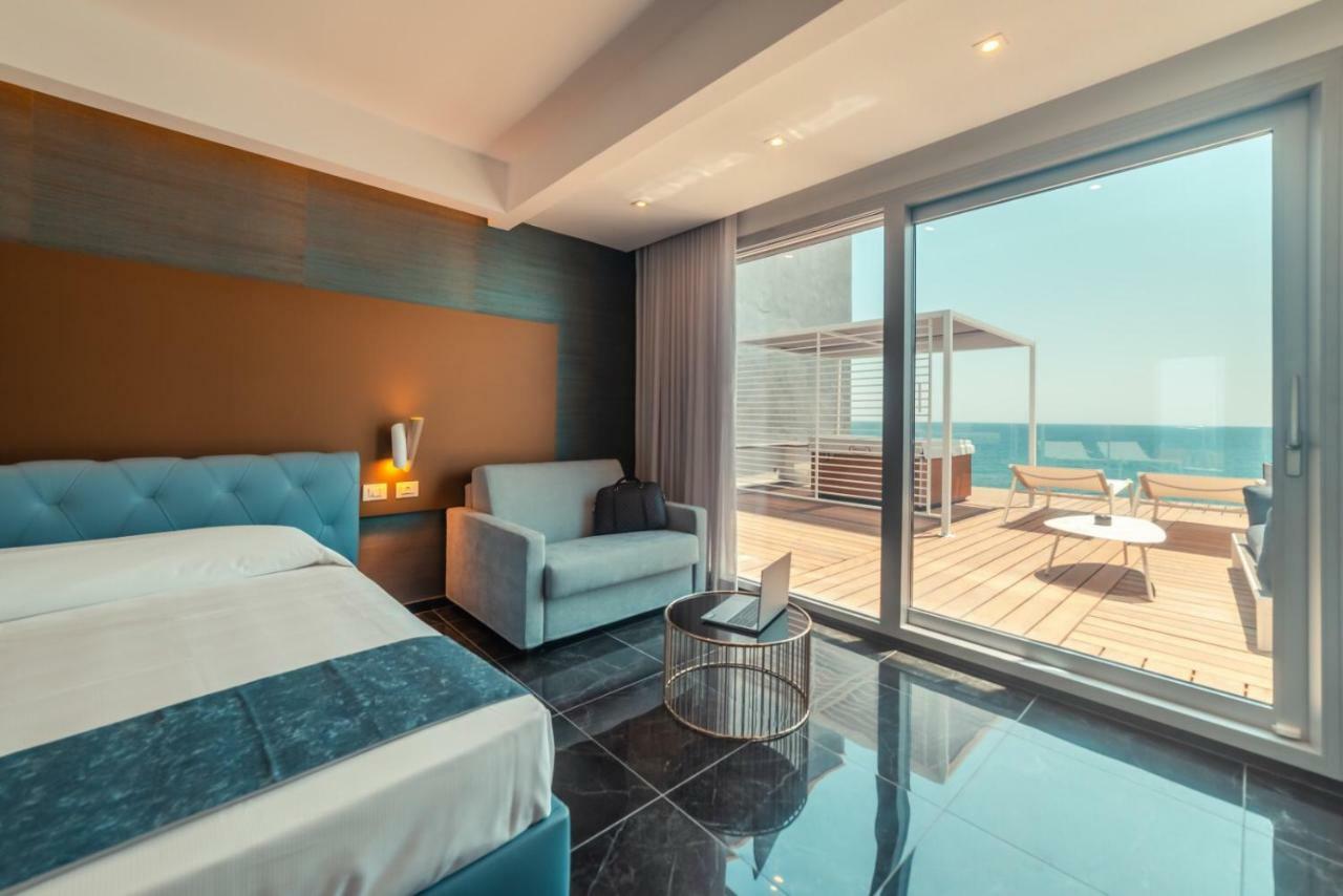 Nautilus Hotel Giardini Naxos Esterno foto