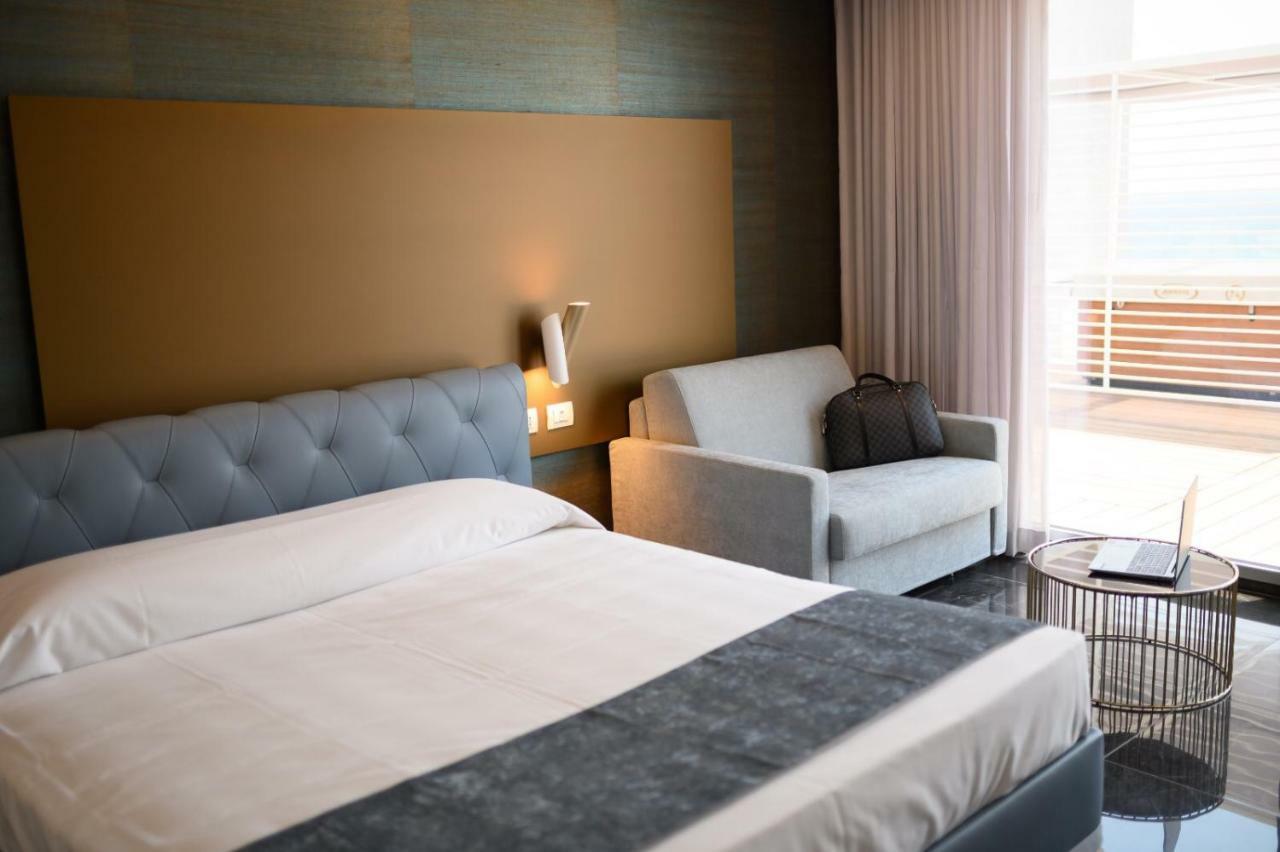 Nautilus Hotel Giardini Naxos Esterno foto